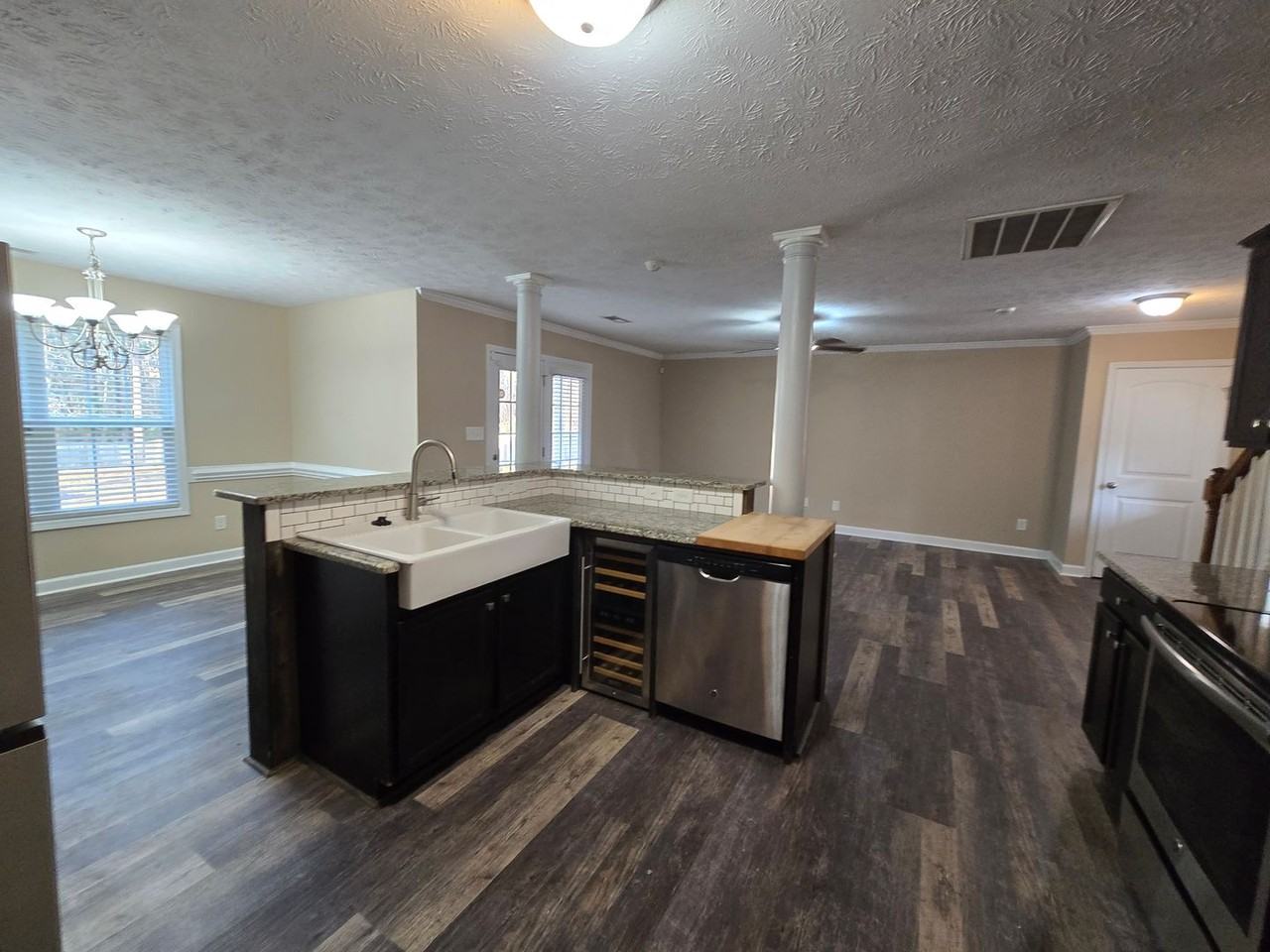 237 Gertie Ct - Photo 4 of 22