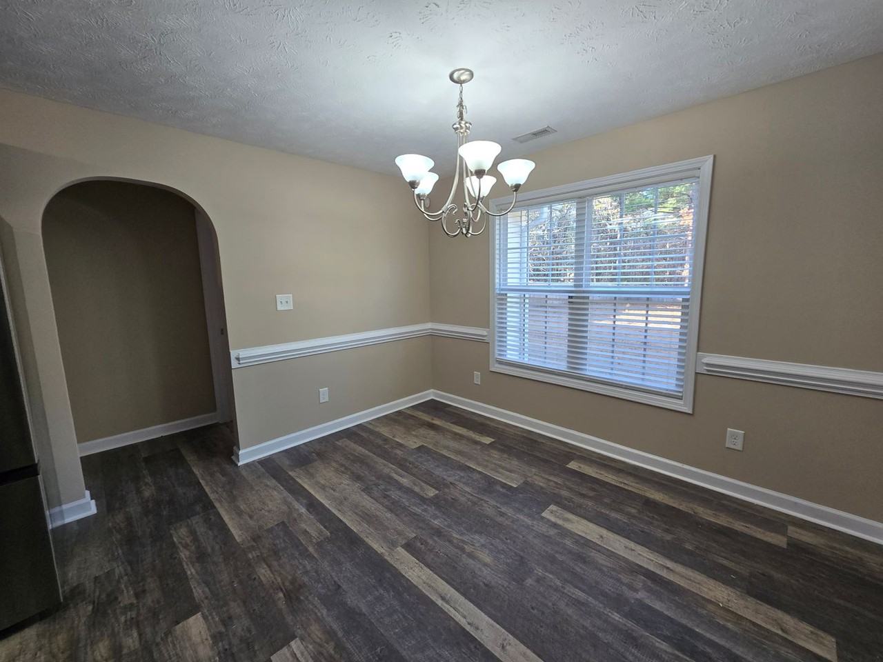 237 Gertie Ct - Photo 5 of 22