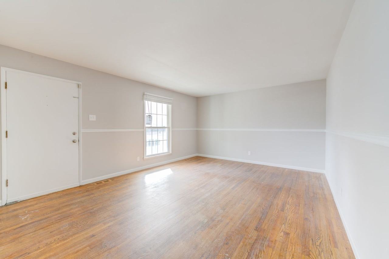 1435 Willowbrook Dr - Photo 7 of 37