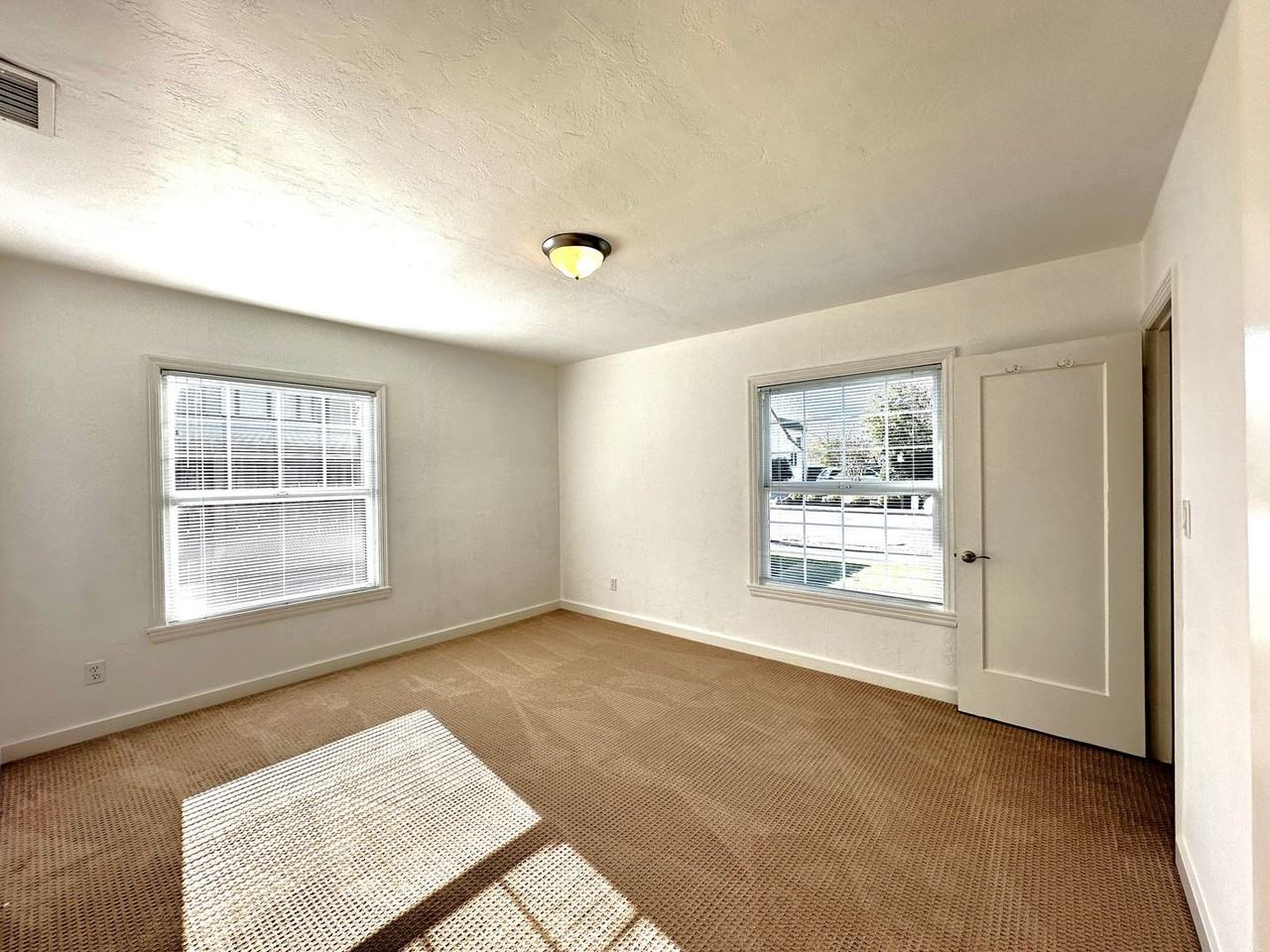 1012 2nd St - Photo 6 of 35