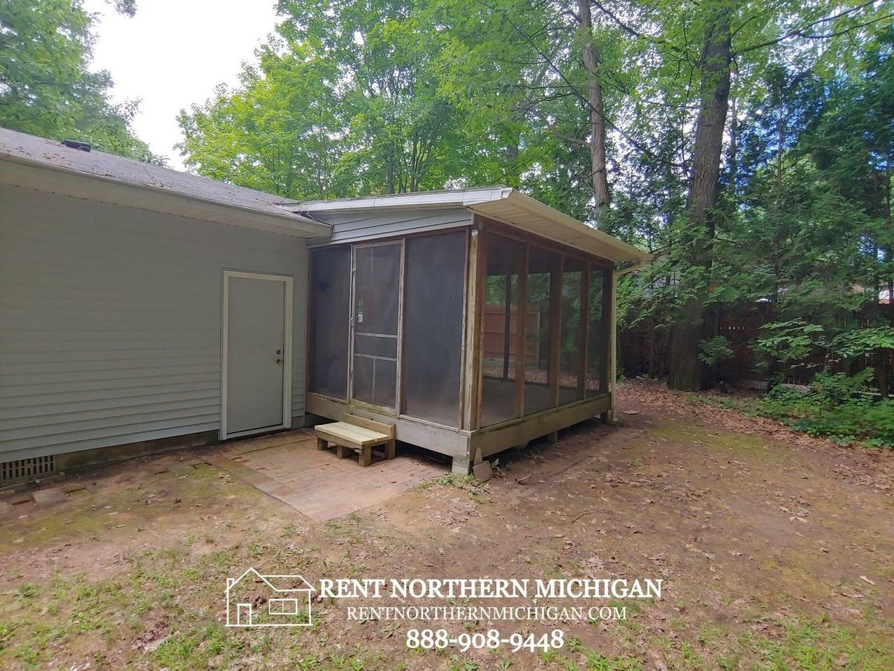 10544 Wildwood Rd - Photo 5 of 15