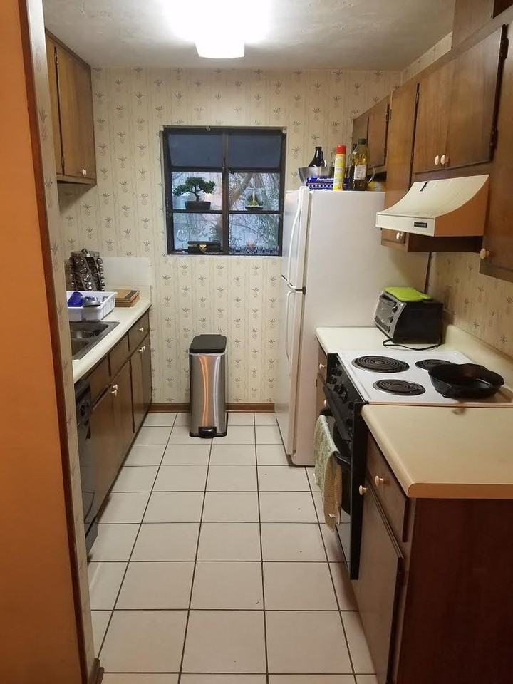 345 Whetherbine Way E - Photo 3 of 9