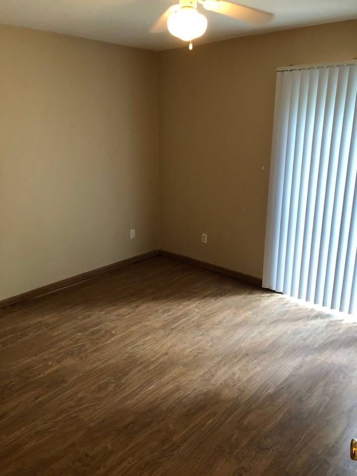 345 Whetherbine Way E - Photo 4 of 9