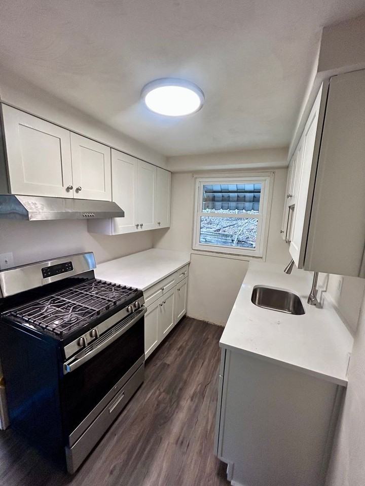 1148 New Hampshire Dr - Photo 5 of 16