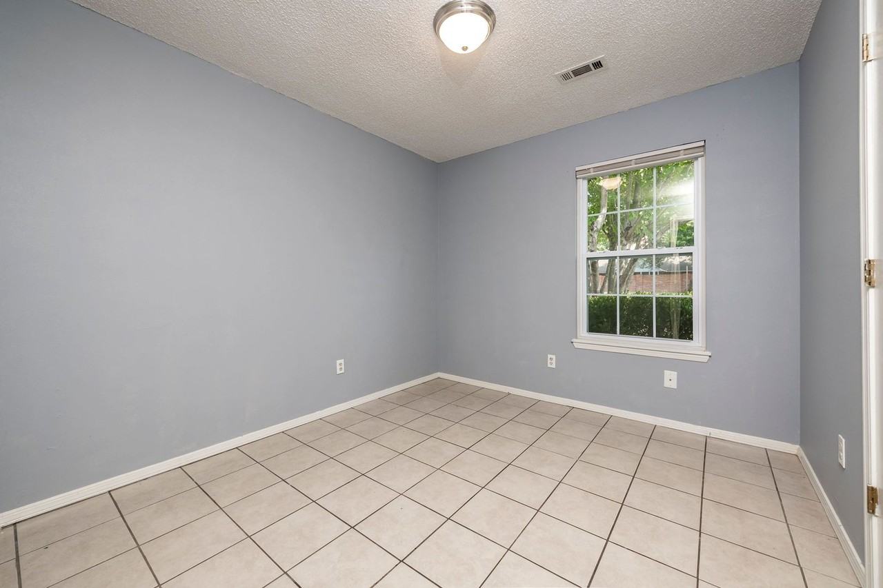 3408 W Olive St - Photo 7 of 13