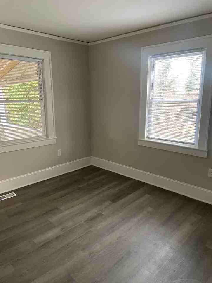 635 W Northwest Blvd - Photo 4 of 8