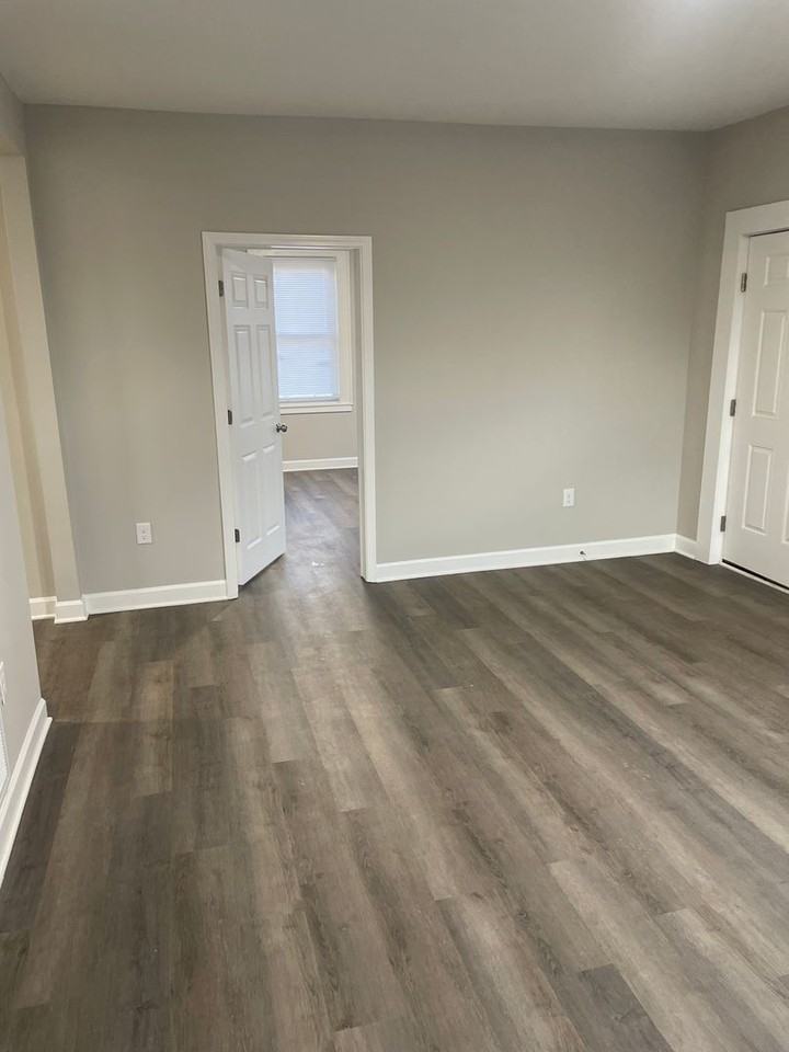 2412 Ne Cleveland Ave - Photo 4 of 11