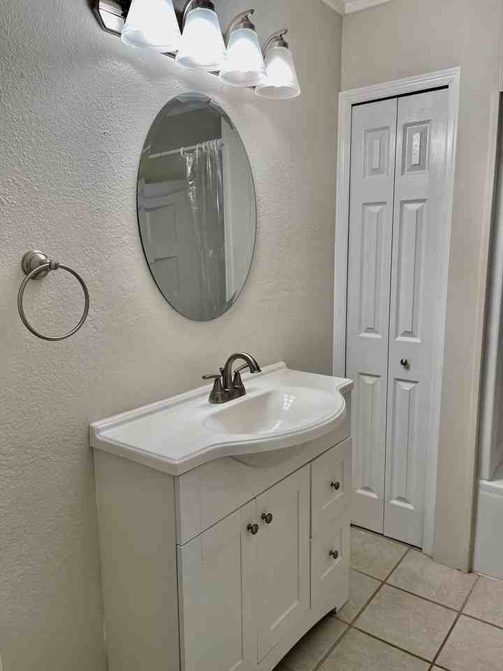 2835 S Fletcher Ave - Photo 7 of 14