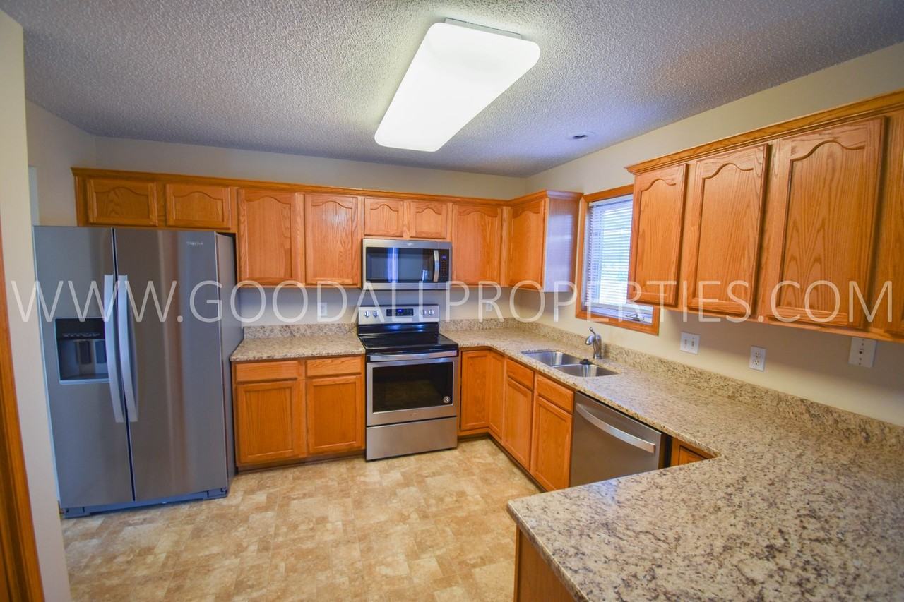 1145 Se Indigo Ln - Photo 4 of 14