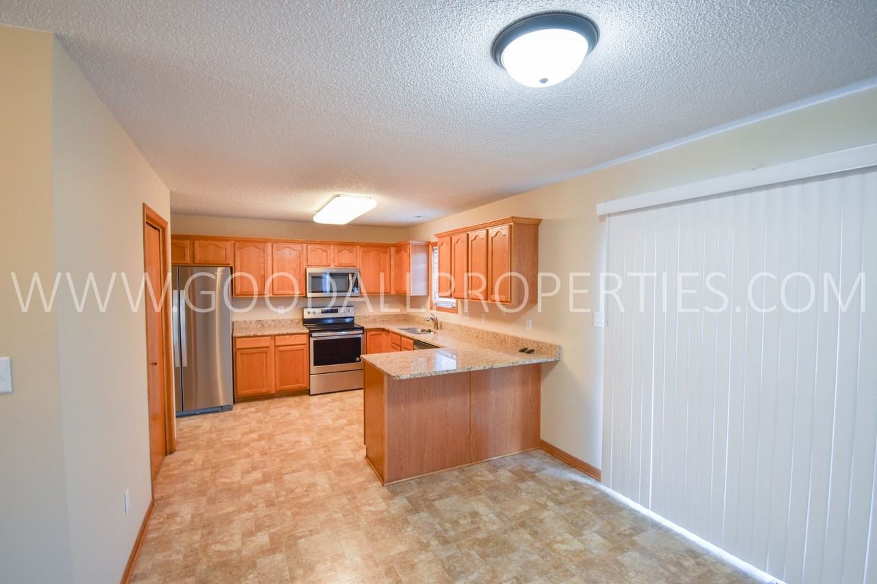 1145 Se Indigo Ln - Photo 5 of 14