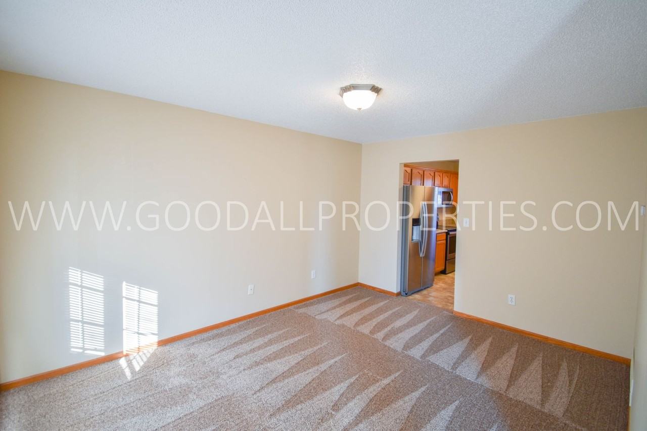 1145 Se Indigo Ln - Photo 6 of 14