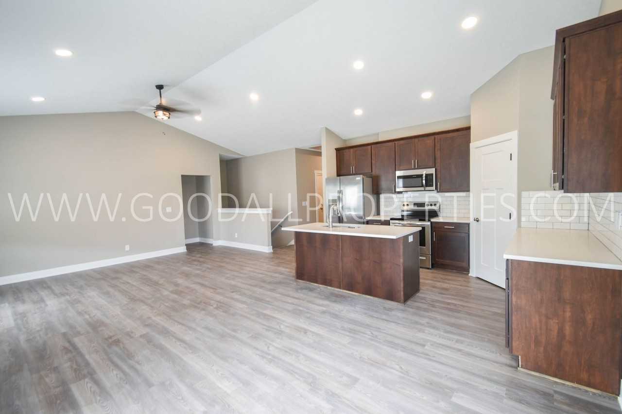 16772 Wilden Dr - Photo 5 of 35