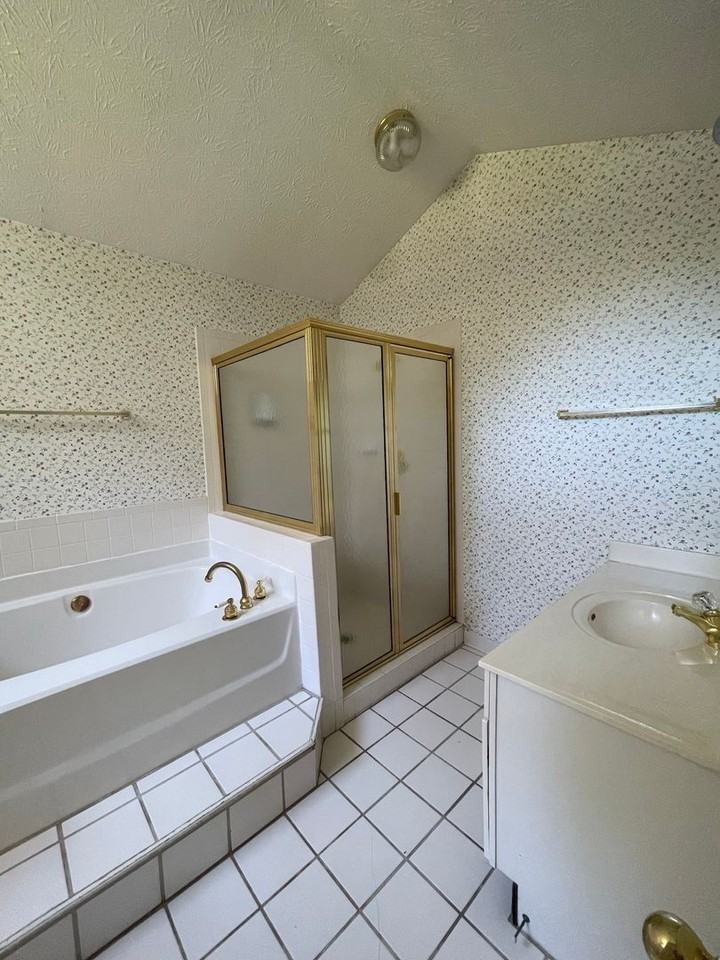 624 West Ln - Photo 4 of 19