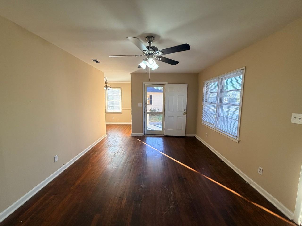 407 Canna Dr - Photo 2 of 21