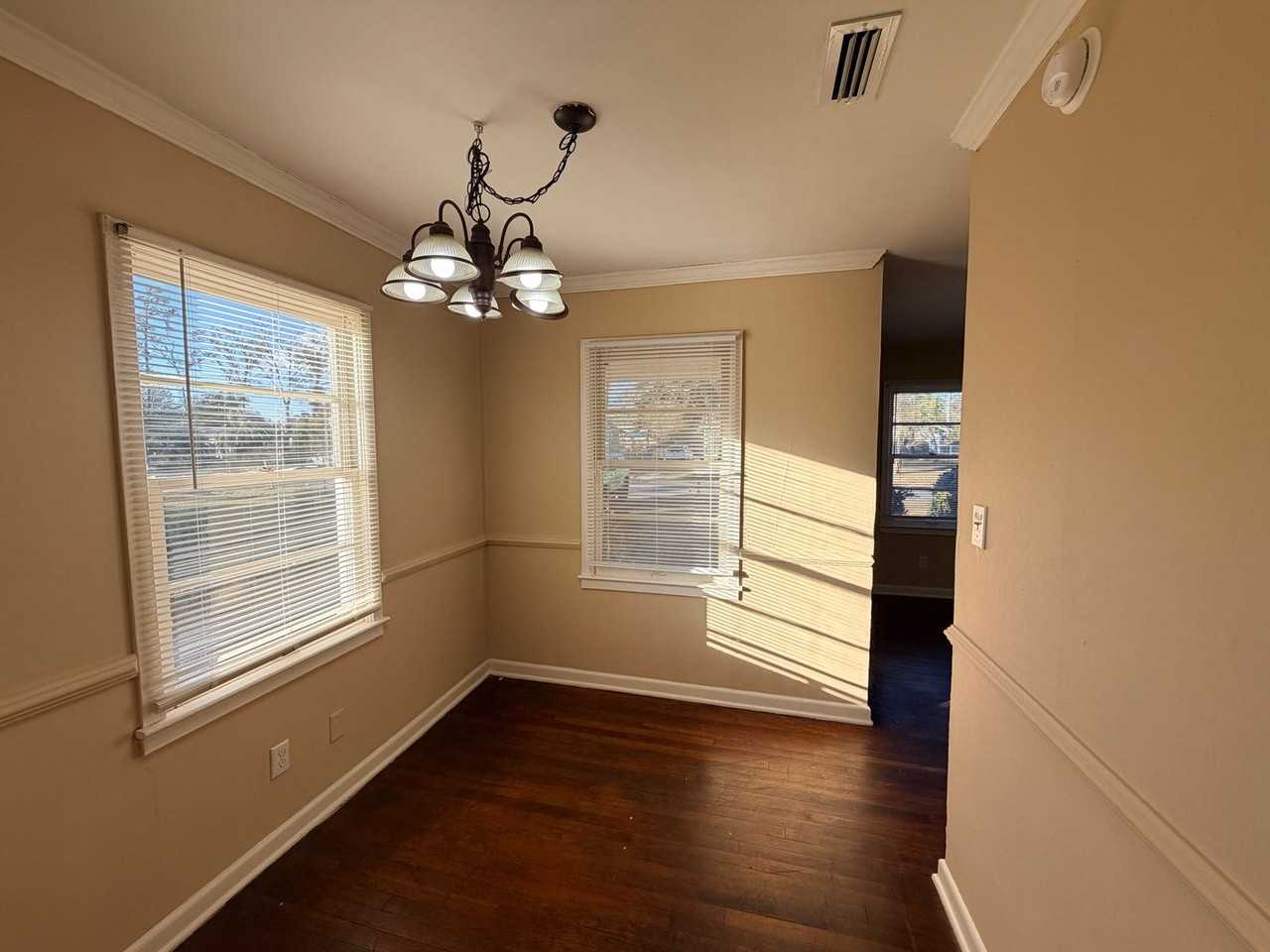 407 Canna Dr - Photo 4 of 21