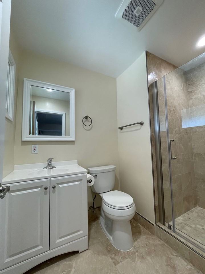 23370 Schoolcraft St - Photo 2 of 34