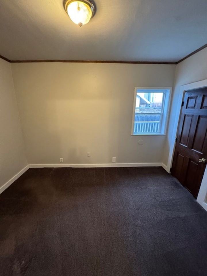 1713 Hoagland Ave - Photo 2 of 7