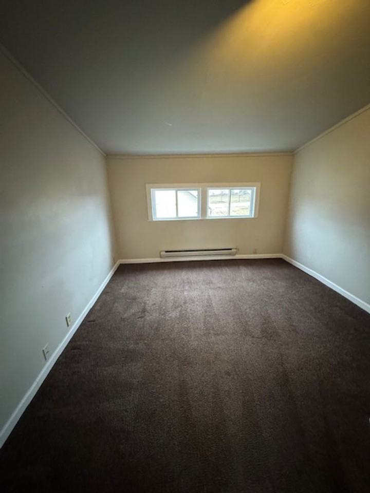 1713 Hoagland Ave - Photo 5 of 7