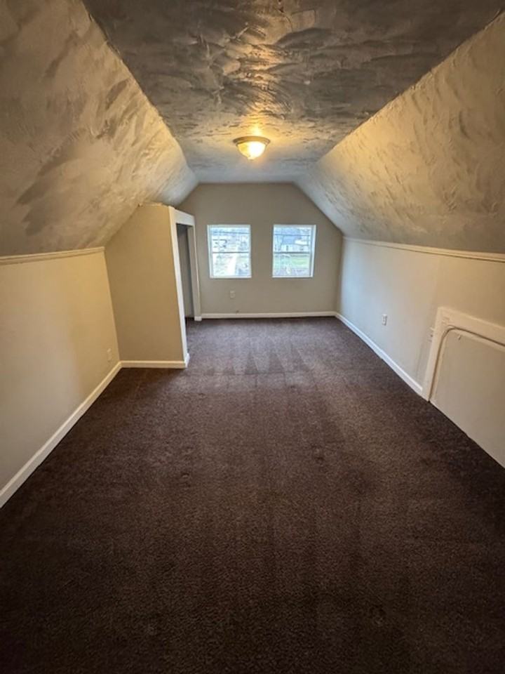 1713 Hoagland Ave - Photo 6 of 7