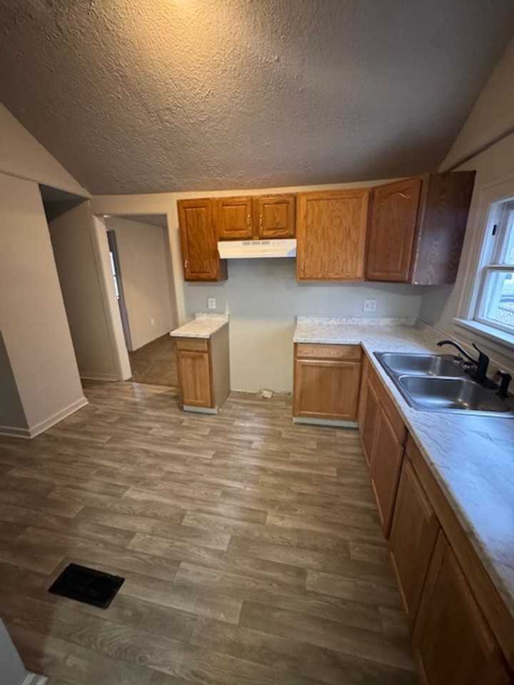 4917 Webster St - Photo 3 of 6