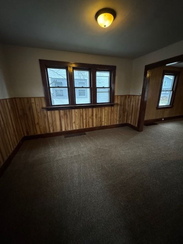 3019 Weisser Park Ave - Photo 3 of 9