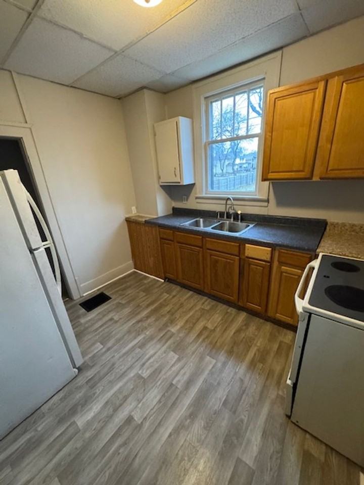 3019 Weisser Park Ave - Photo 4 of 9