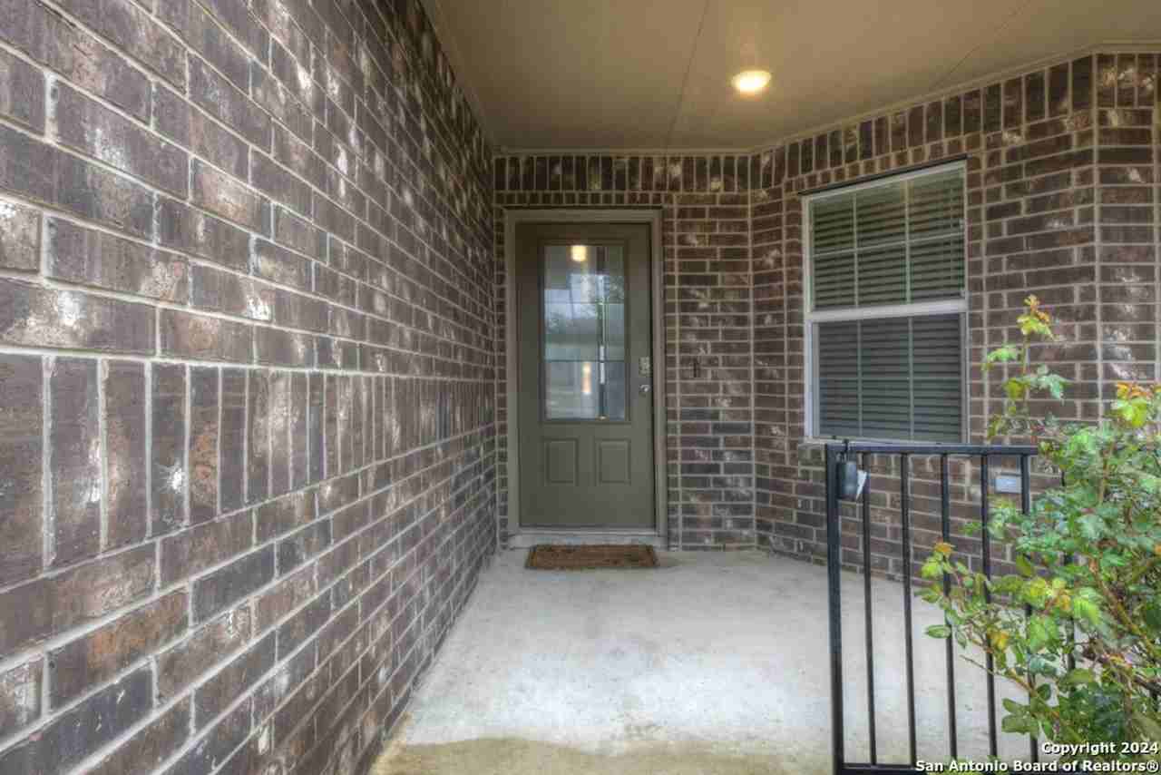 12006 Old Onyx - Photo 4 of 34