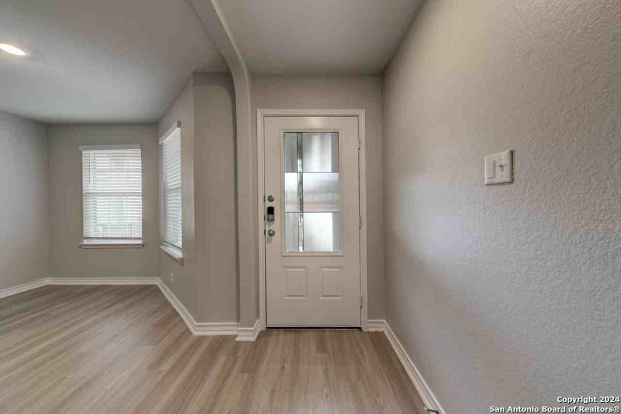 12006 Old Onyx - Photo 5 of 34