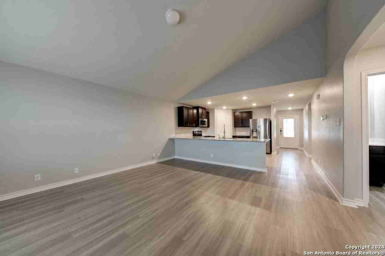 12006 Old Onyx - Photo 6 of 34