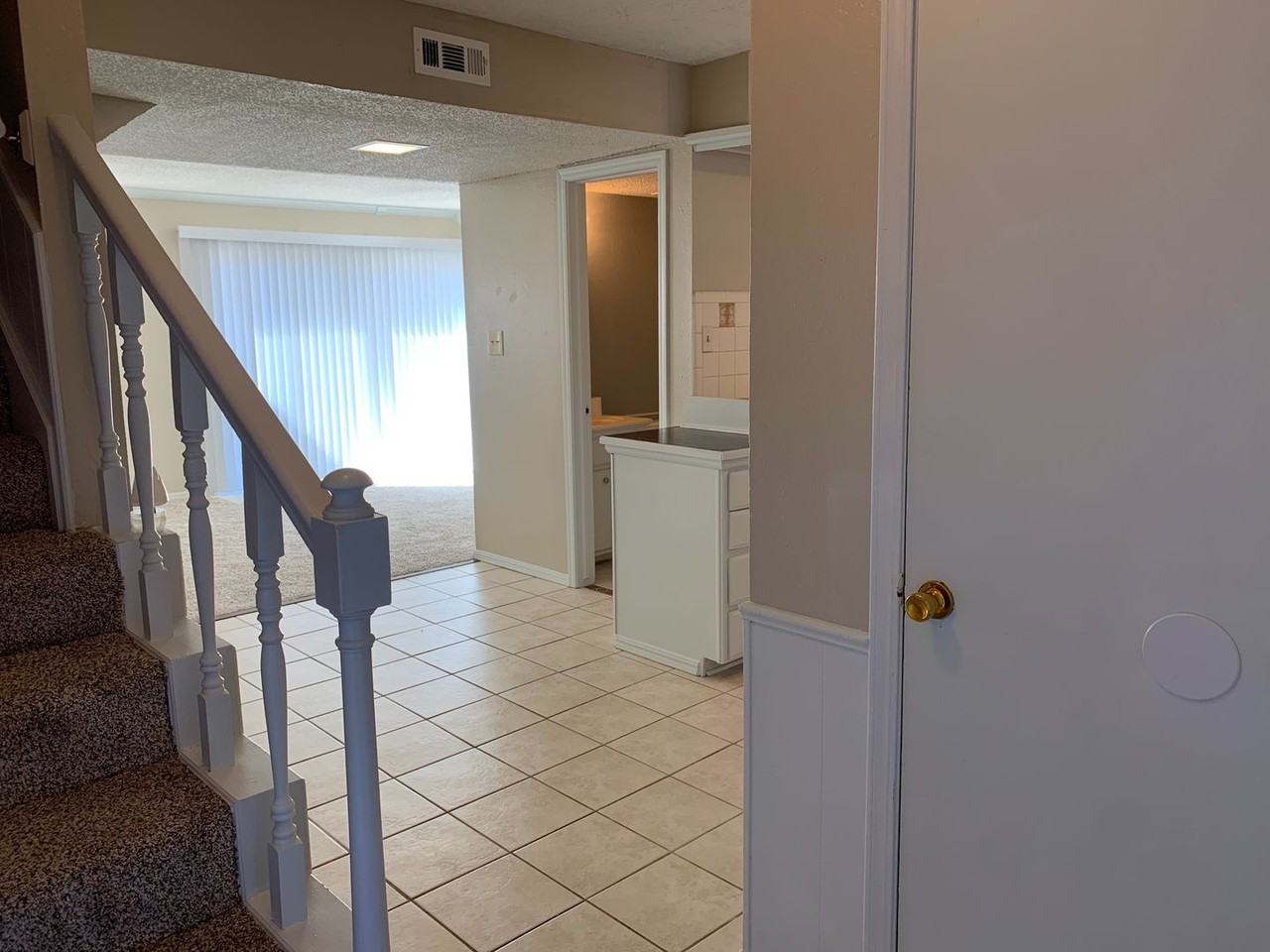 1412 Bill Carrol Dr - Photo 3 of 20