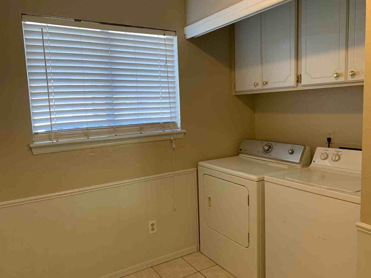 1412 Bill Carrol Dr - Photo 5 of 20