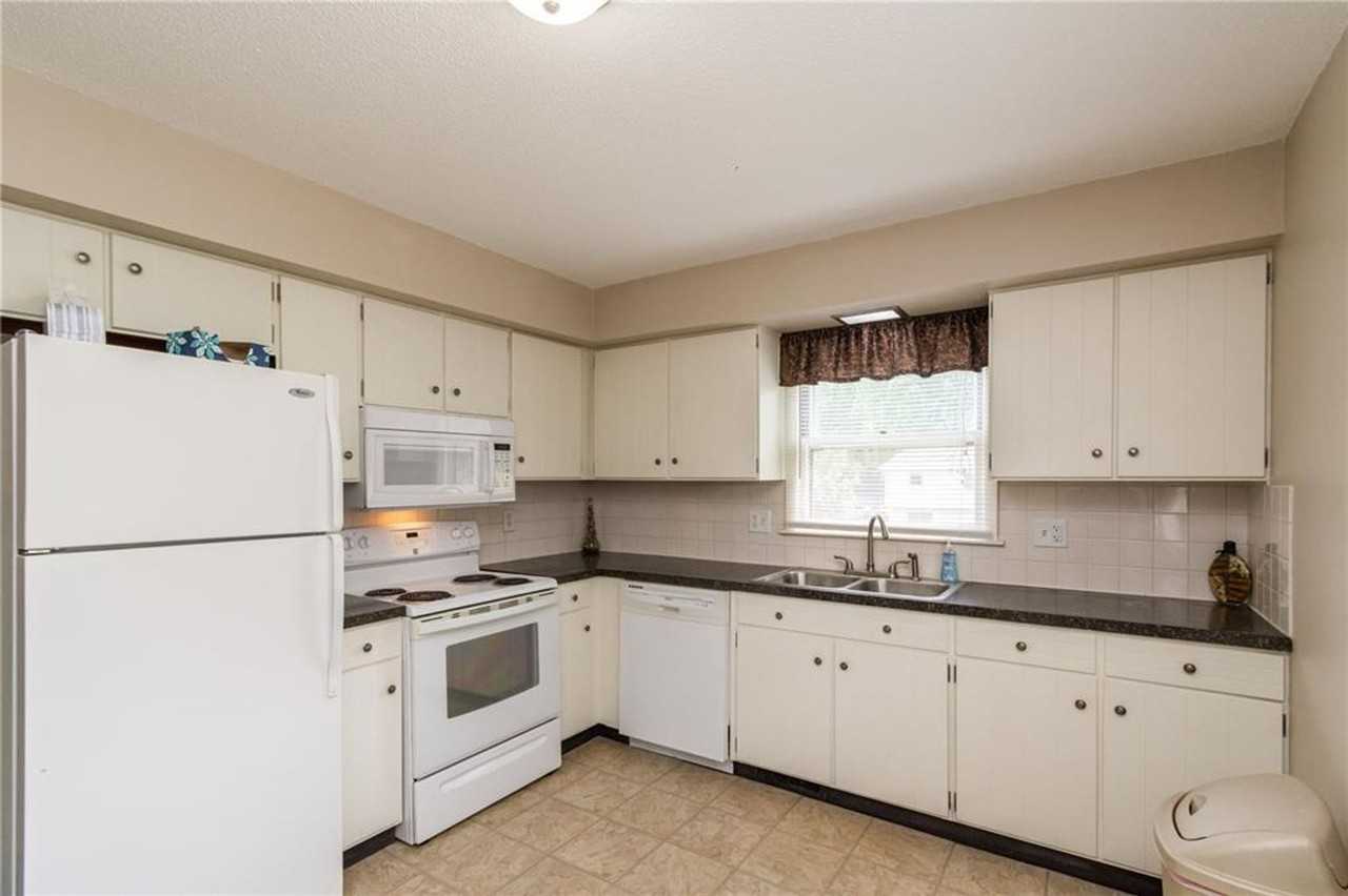 1255 Terrace St - Photo 5 of 18