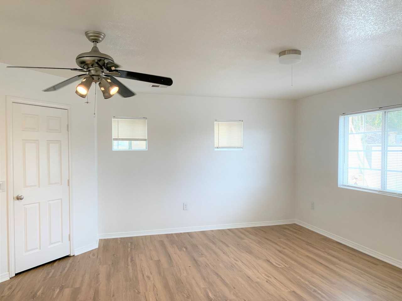 3409 Winlow St - Photo 5 of 15