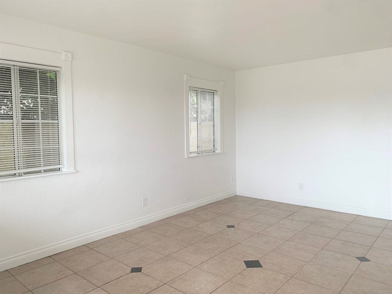 3409 Winlow St - Photo 7 of 15