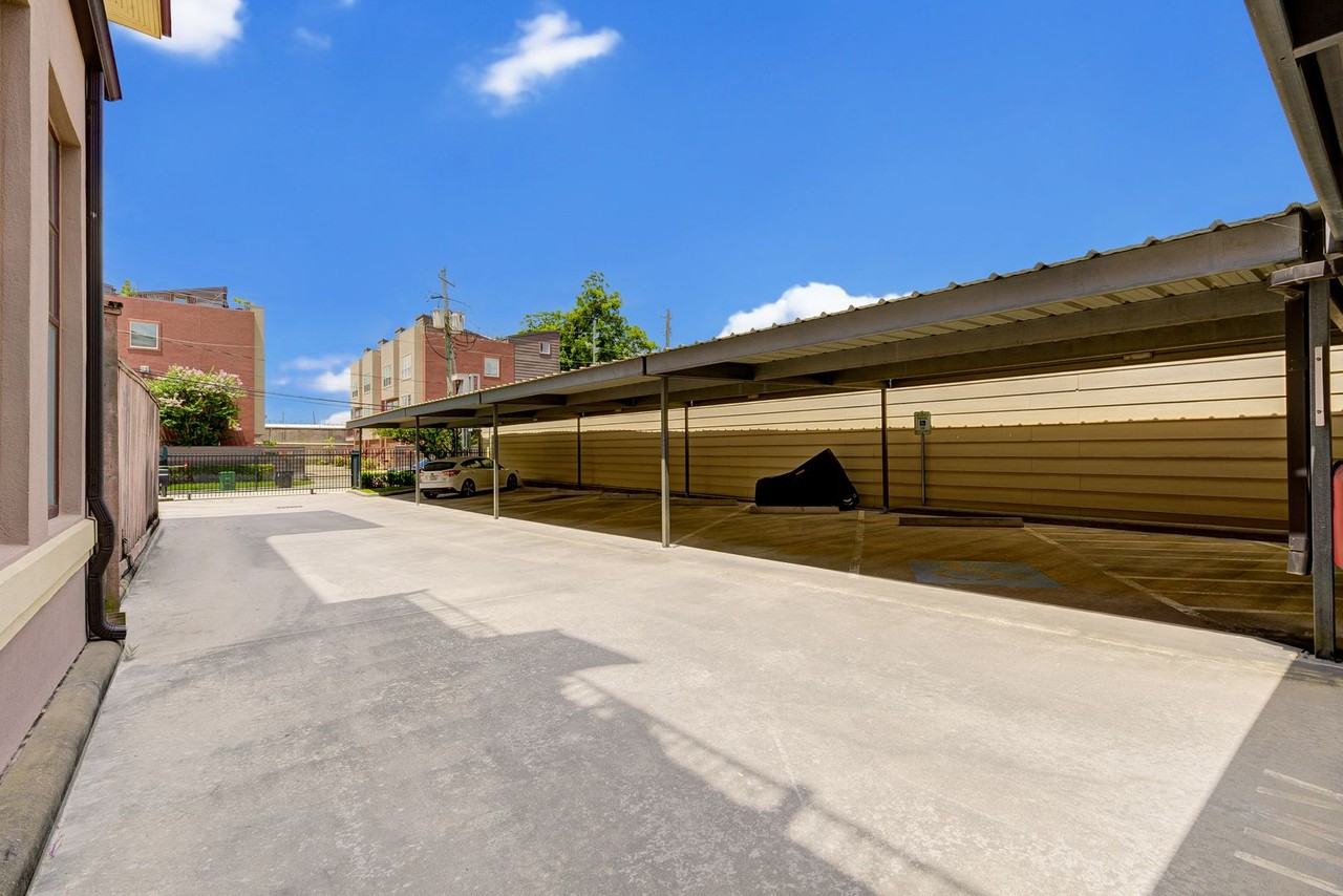 2700 Albany St #2B - Photo 3 of 23