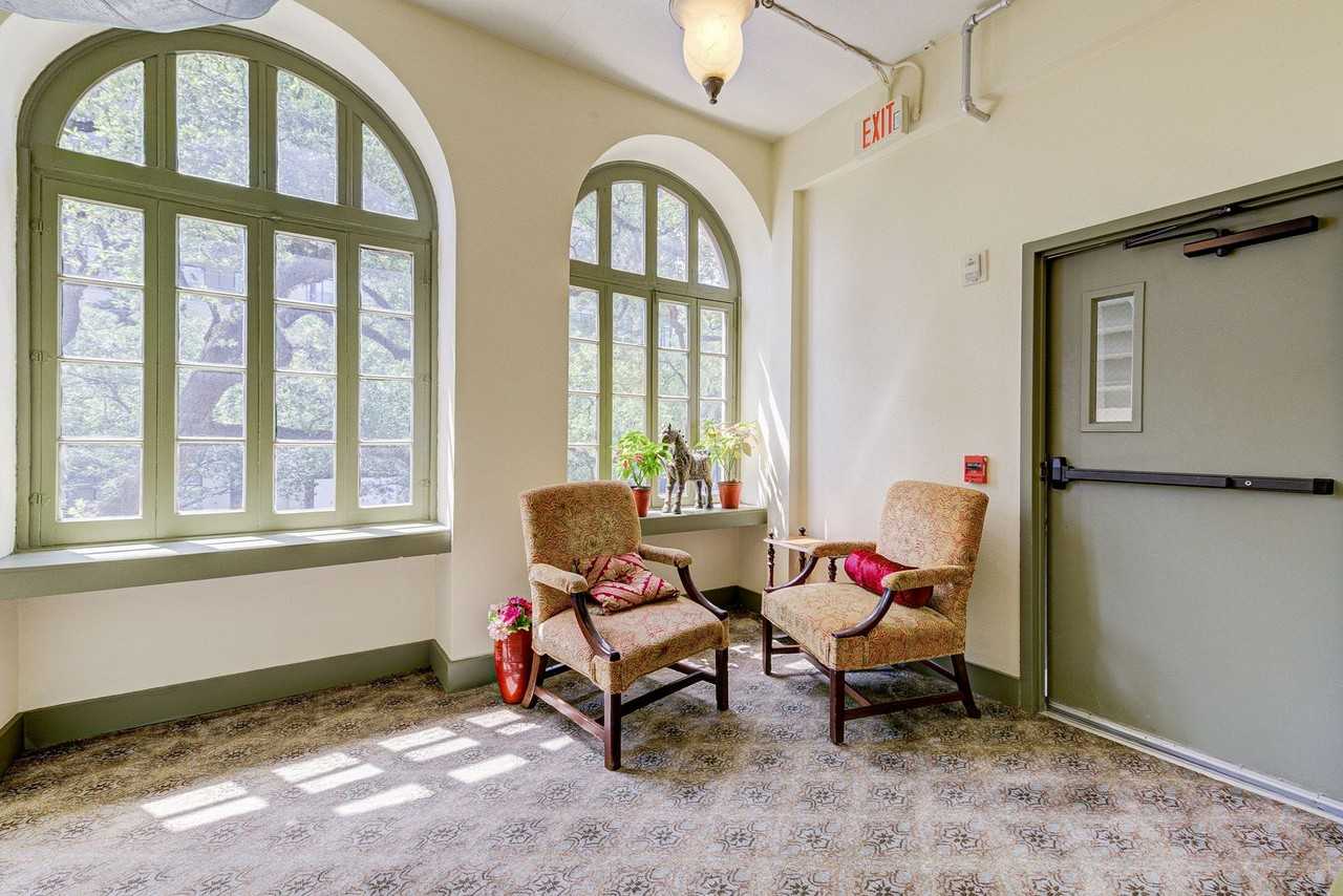 2700 Albany St #2B - Photo 5 of 23