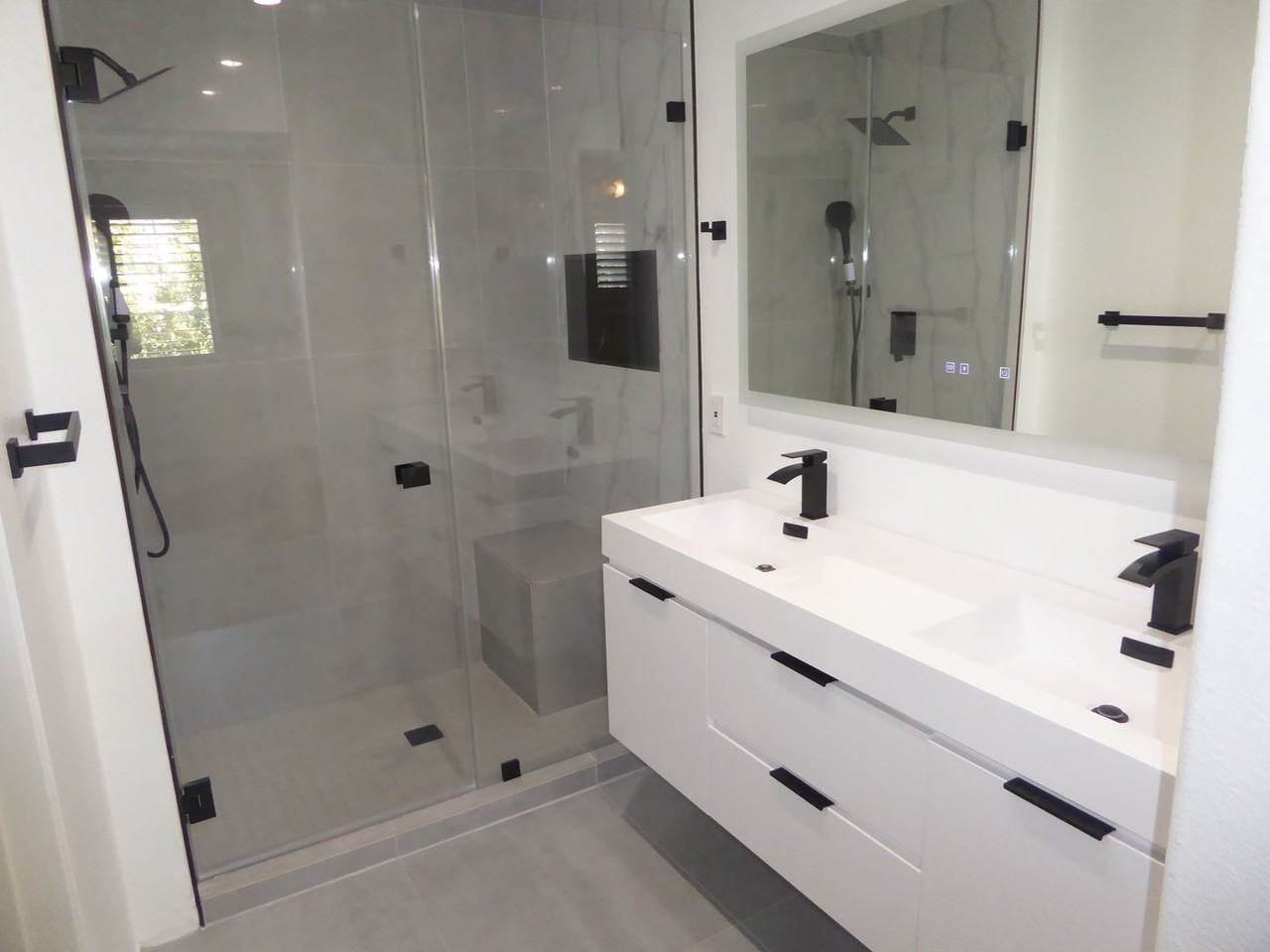 25745 Perlman Pl #E - Photo 6 of 22