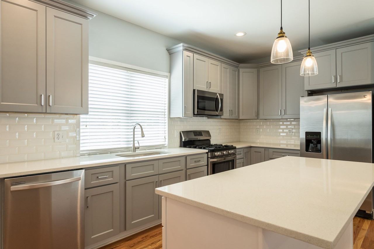 1102 S Bloodworth St - Photo 6 of 19