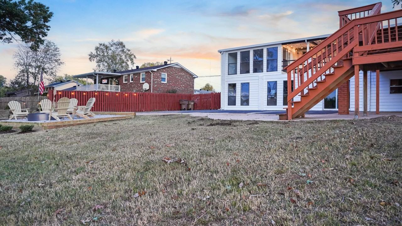 6620 Upton Ln - Photo 5 of 41