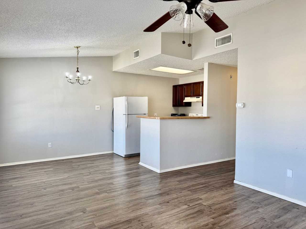 1429 Walters Dr - Photo 3 of 19
