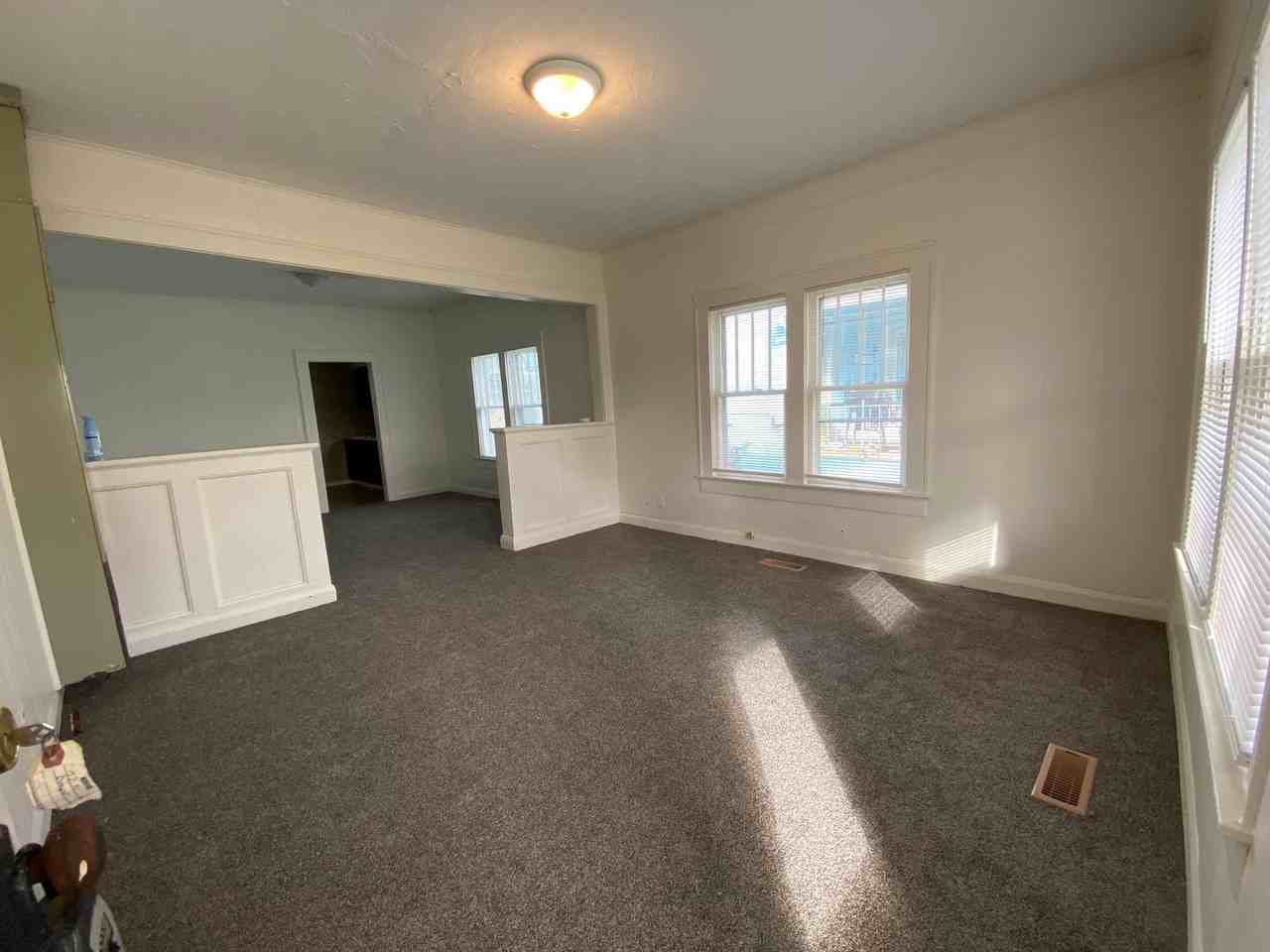 132 N Draper Ave - Photo 2 of 6