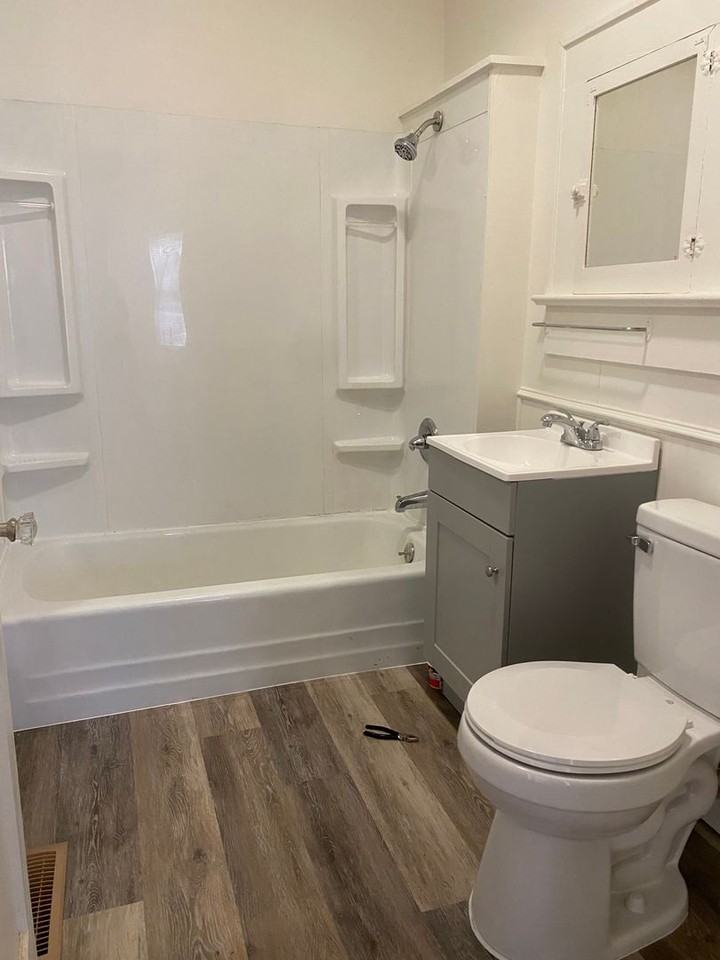 132 N Draper Ave - Photo 5 of 6