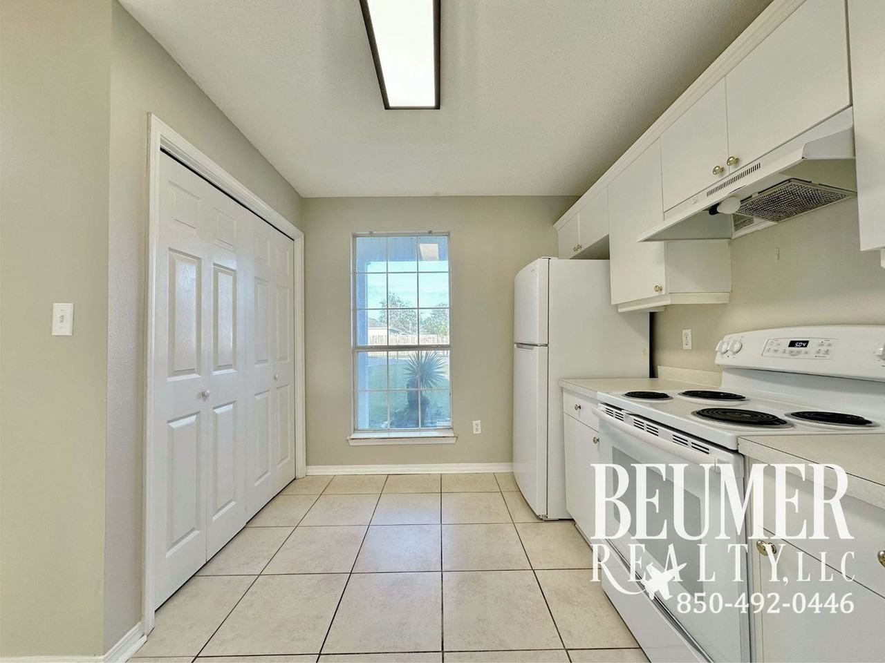 1097 Antigua Cir - Photo 5 of 26