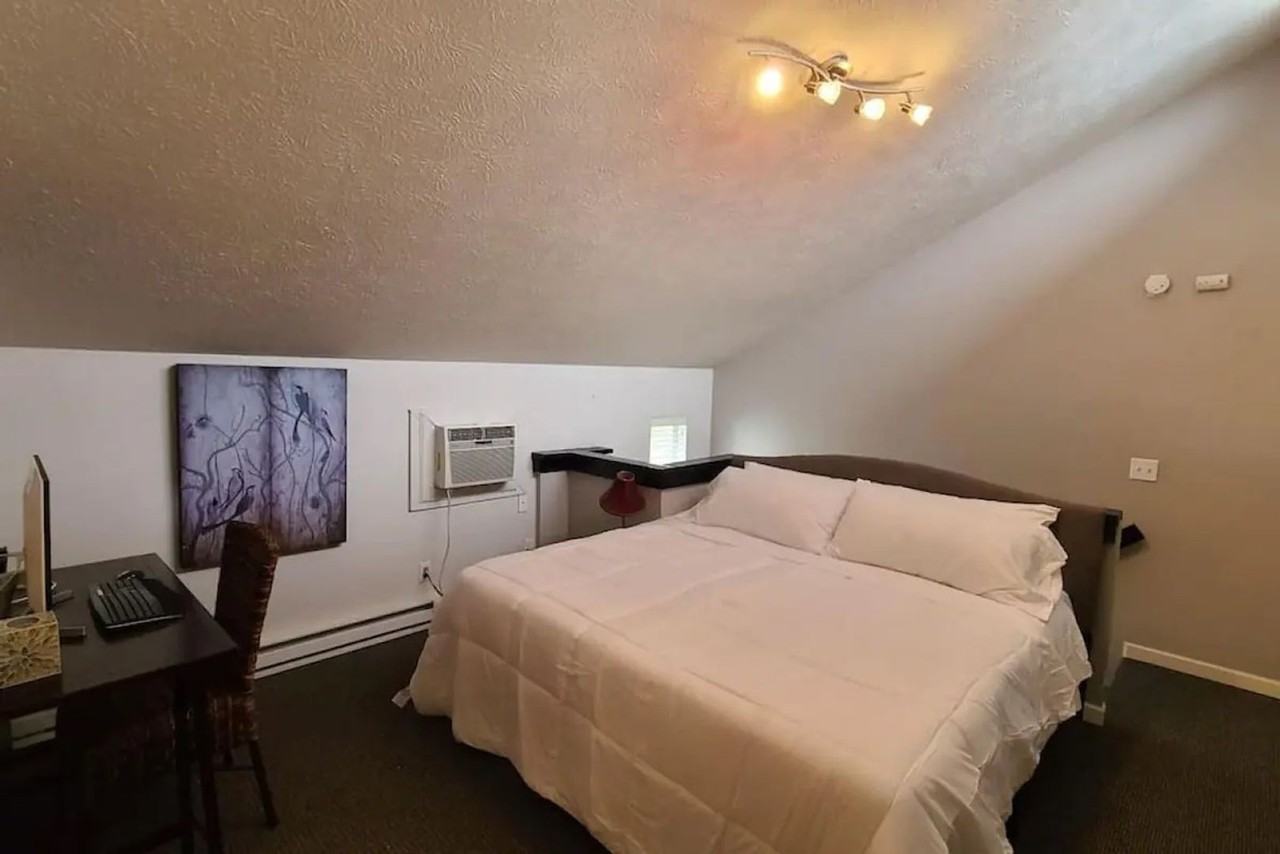 1110 E 8th Ave - Photo 4 of 8