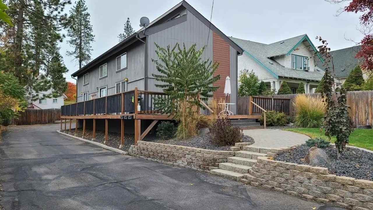 1110 E 8th Ave - Photo 6 of 8