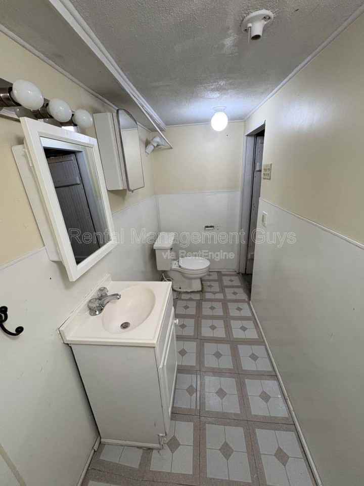 529 Stryker Ave - Photo 2 of 7