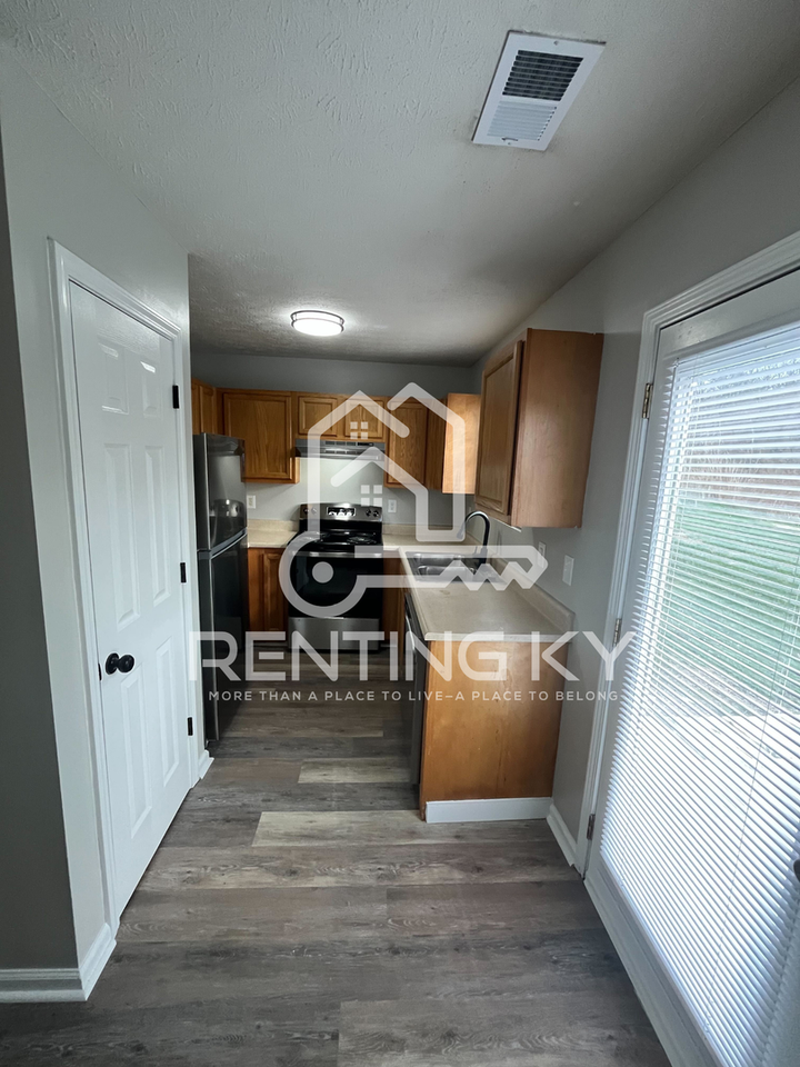 1413 Westwood Dr - Photo 4 of 19