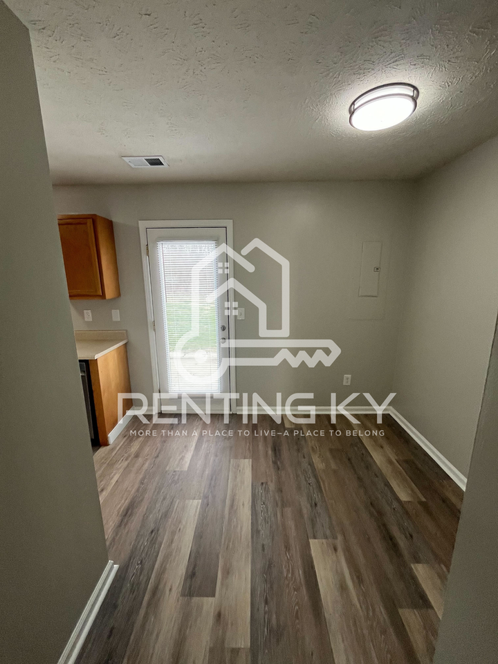 1413 Westwood Dr - Photo 5 of 19