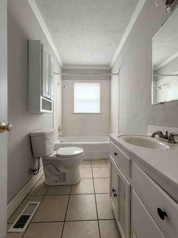 1413 Hadley Ave - Photo 5 of 12