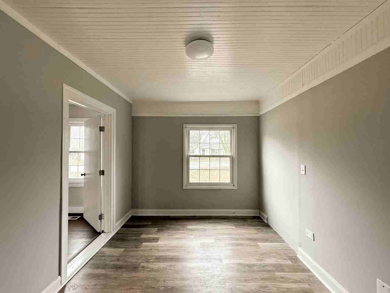 1413 Hadley Ave - Photo 6 of 12